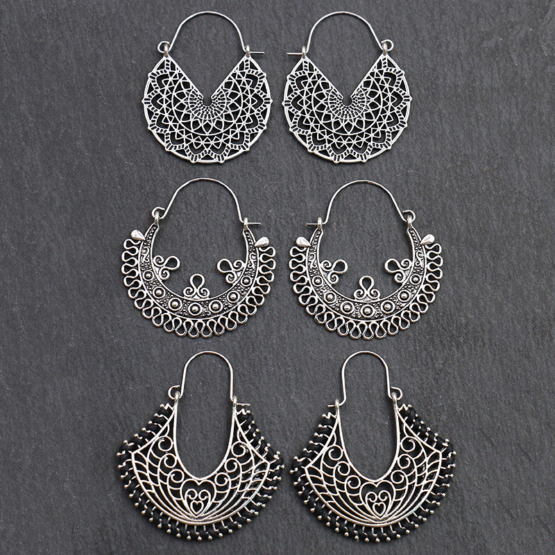 골동품 은색 도금 중공 합금 기하학 매달려 여성을위한  - Ethnic Indian Fashion 리뷰 및 가격